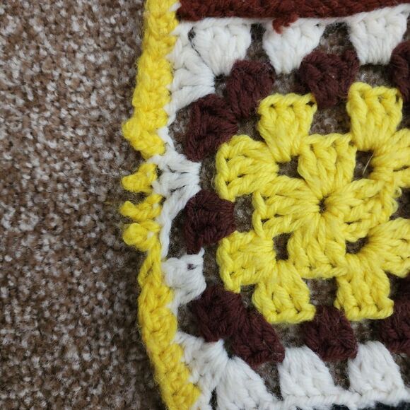 Vtg Crochet   3.5 x 3.5 ft Afghan Blanket lap Throw Granny Squares Brown 70s - Picture 3 of 6